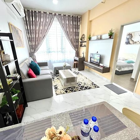 Golden Troika Kota Bharu - 2 Bedrooms Extérieur photo