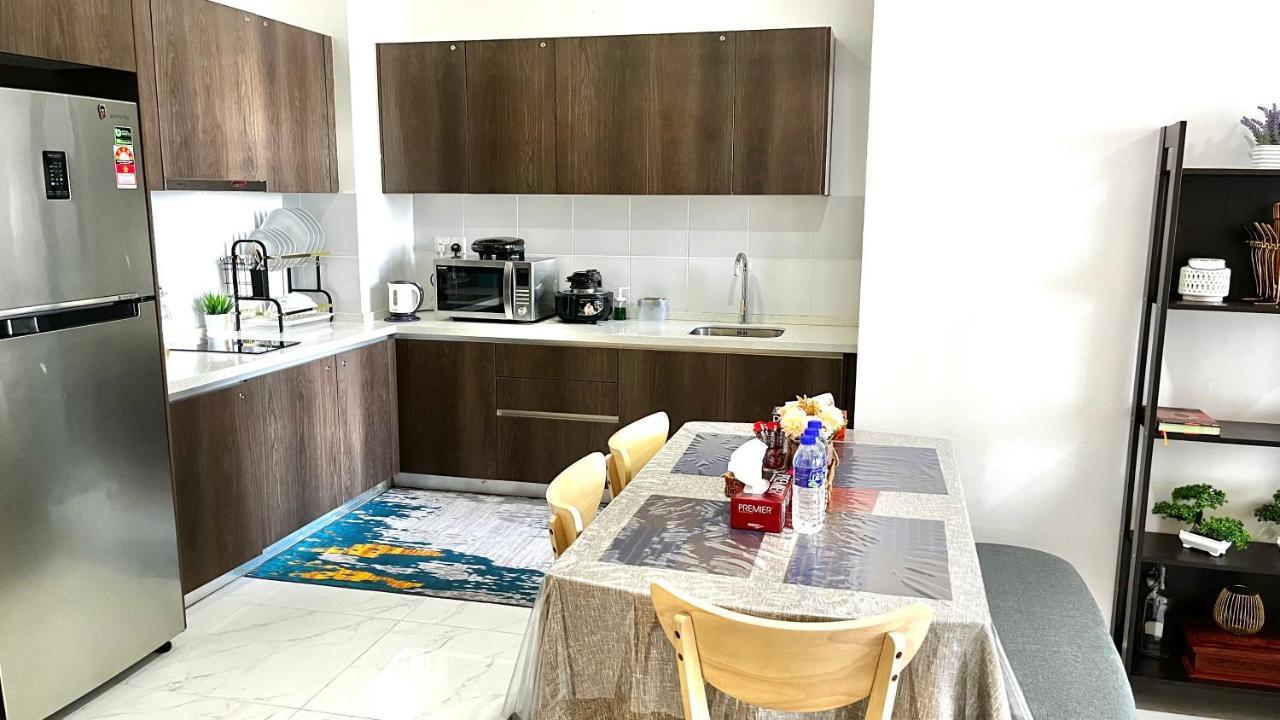 Golden Troika Kota Bharu - 2 Bedrooms Extérieur photo