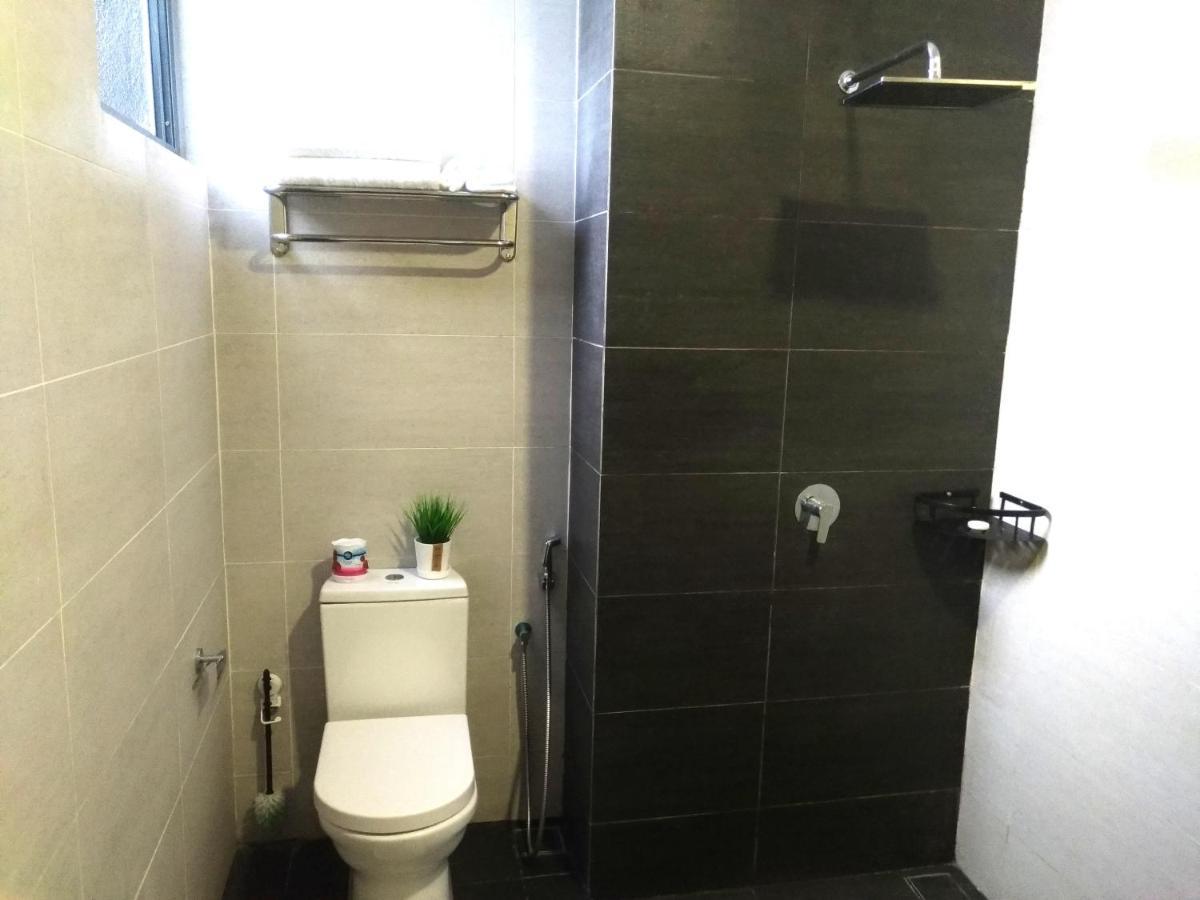 Golden Troika Kota Bharu - 2 Bedrooms Extérieur photo